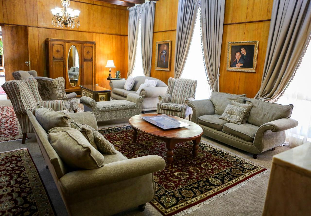 Scott'S Manor Guesthouse Function And Conference Venue Lichtenburg Kültér fotó
